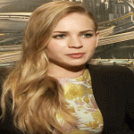Britt Robertson Bio, Wiki, Hei...