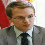 Ronan Farrow Bio, Wiki, Partne...